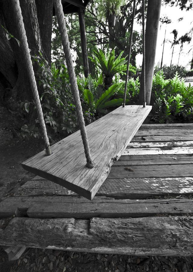 Tree House Hotel Sisaket Экстерьер фото