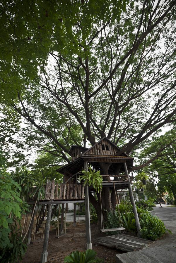 Tree House Hotel Sisaket Экстерьер фото
