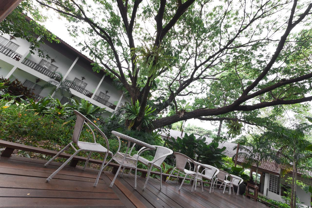 Tree House Hotel Sisaket Экстерьер фото